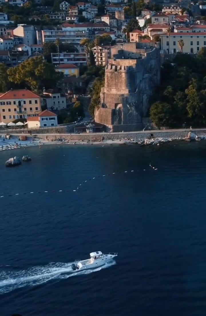 Apartment Tarita Χέρτσεγκ Νόβι Εξωτερικό φωτογραφία